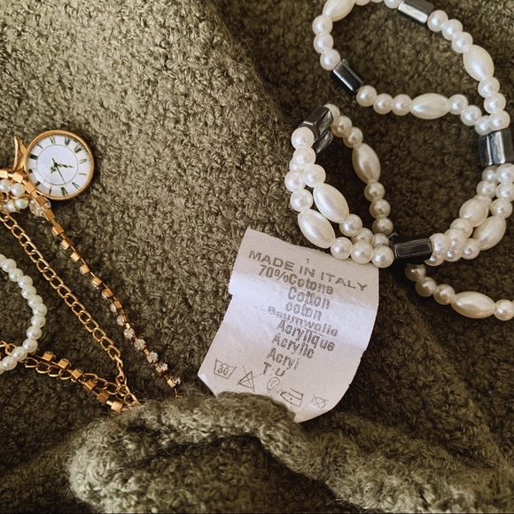 RARE Brandy Melville Olive Green Caroline Cardigan - Picture 4 of 7